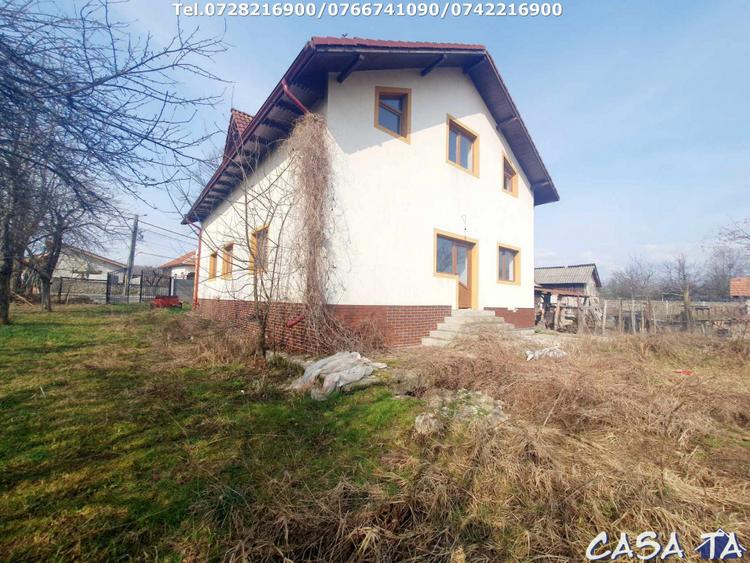 Casa D+P+M, situata in Arcani (Campofeni)