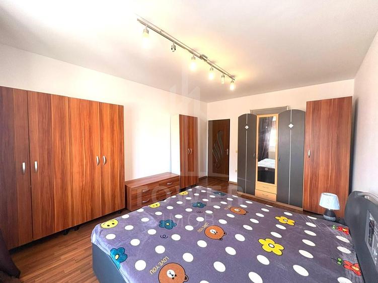 Apartament 3 camere de închiriat - Strada Frunzei