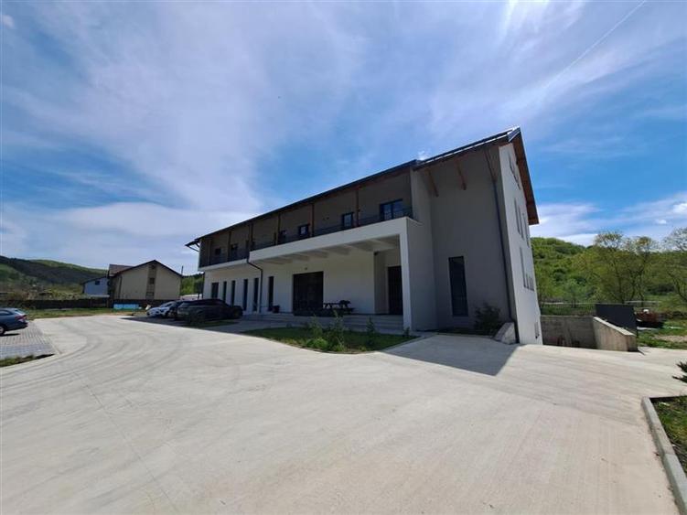Cladire, D+P+E+Pod, 750 mp utili, situata in zona Roata Faget!