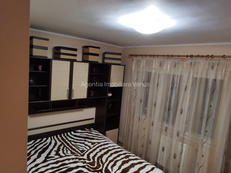 Apartament 2 camere mai sus de Bazar