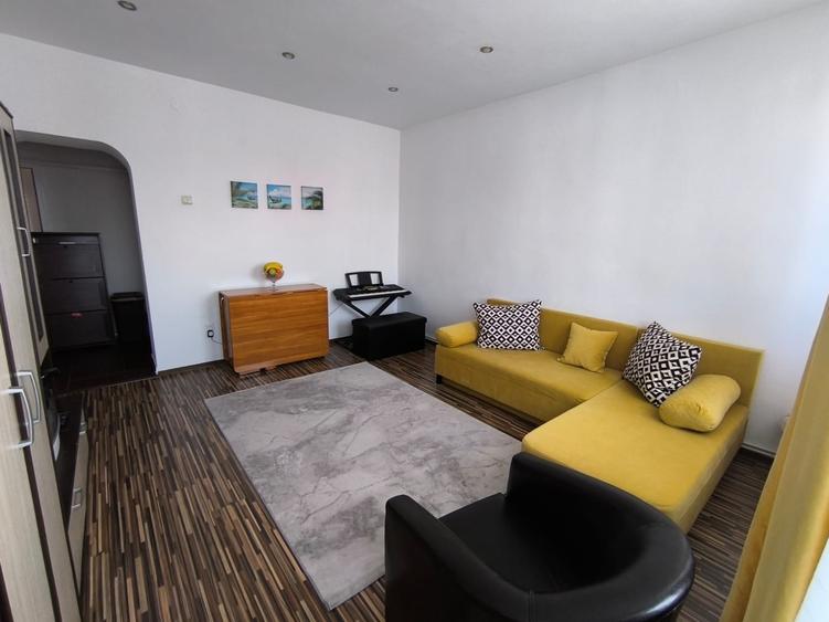 Apartament 3 Camere zonă liniștită ( Palas )