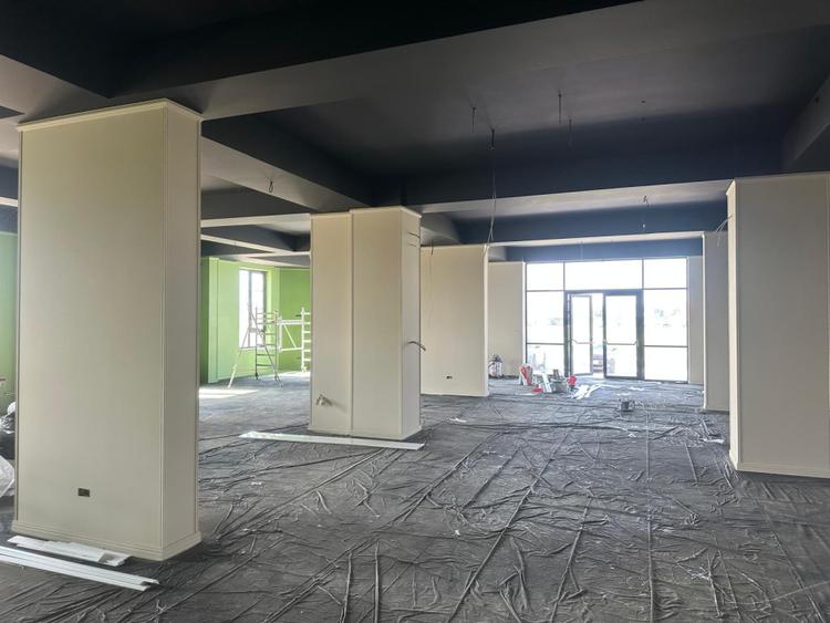 Spatiu comerical, 350 mp, zona Jumbo
