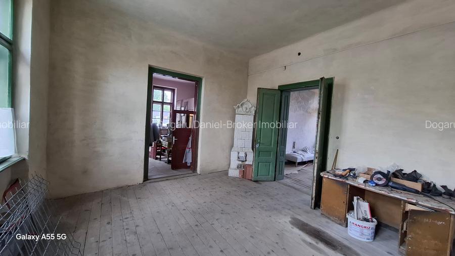 Casa de vanzare  - Ilia, str. Traian , nr. 2 - 7