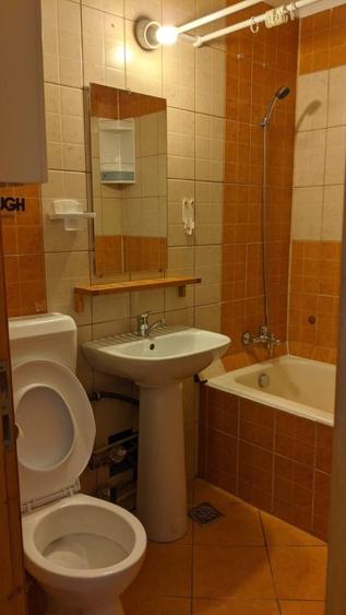 Apartament 2 camere mobilat si utilat complet, acces metrou, disponibil imediat.