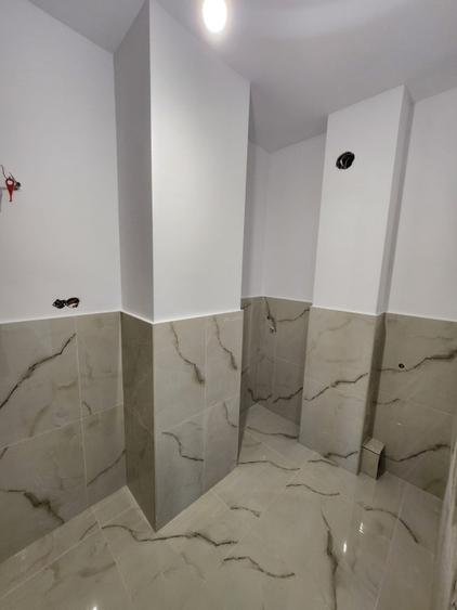 Apartament cu 3 camere, 59 mp, parcare, balcon, zona Eroilor