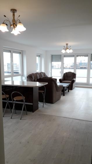 Penthouse cu 3 camere, terasă de 37 mp și parcare Avantgarden!