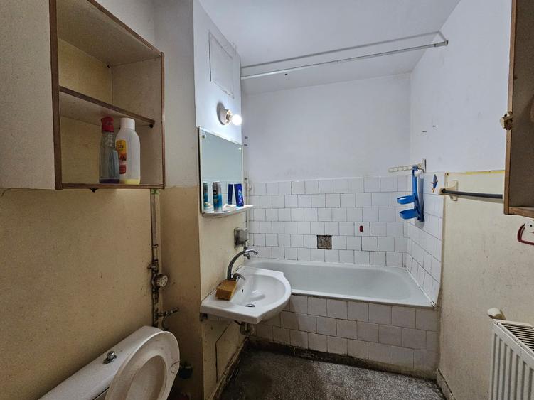 Apartament 3 camere, decomandat, Zona Mihai Eminescu in C-uri