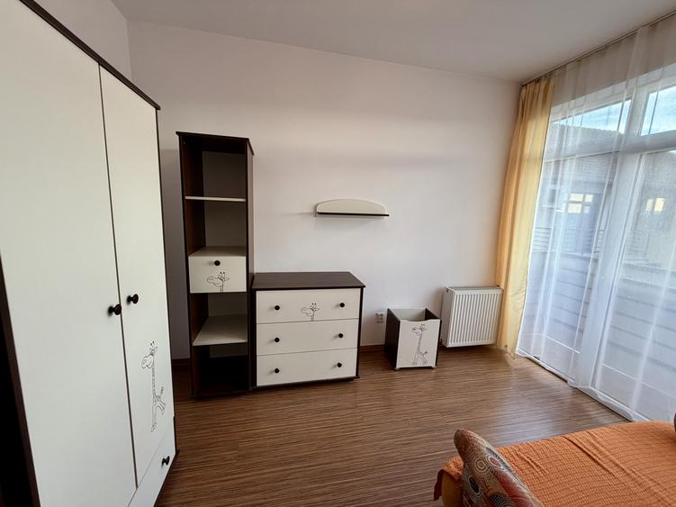 Aparament 3 camere ,2 balcoane , zona Parcul Poligon