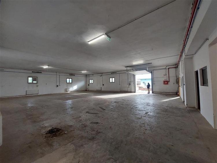 Hala cu rampa din beton, 410 mp sau 860 mp de inchiriat