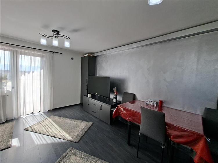 Apartament modern 3 camere balcon 2 locuri parcare zona Brana
