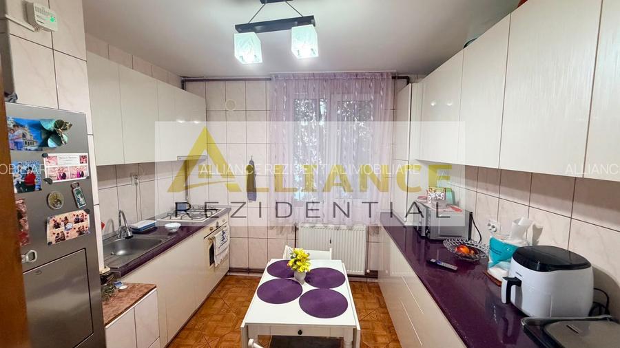 Apartament 3 Camere | 2 Parcari | 650m Metrou | Centrala Proprie