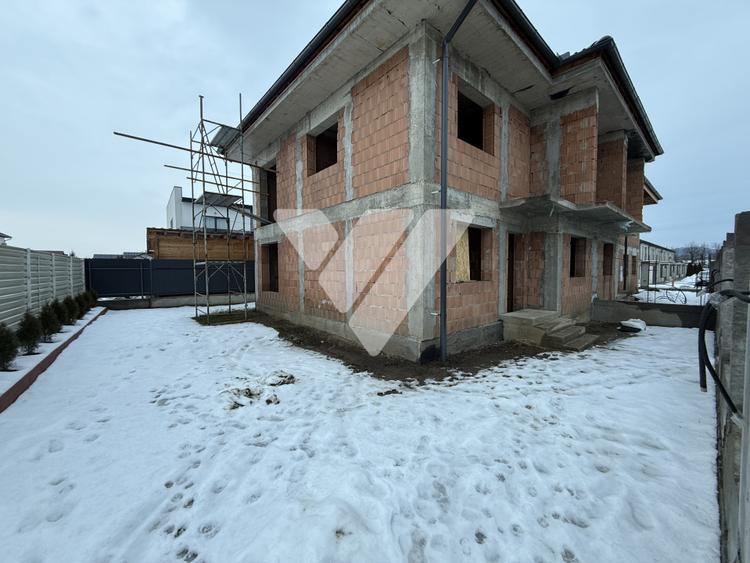Casa noua tip duplex 4 camere si teren 250 mp in Selimbar Sibiu