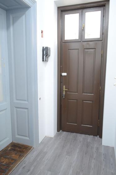 Apartament renovat in cladire interbelica, zona centrala