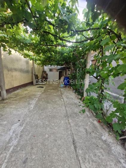 Casă frumoasă - zonă liniștită