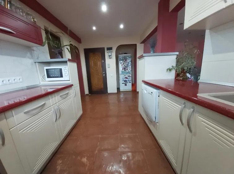 Apartament 3 camere pe Grigore Alexandrescu