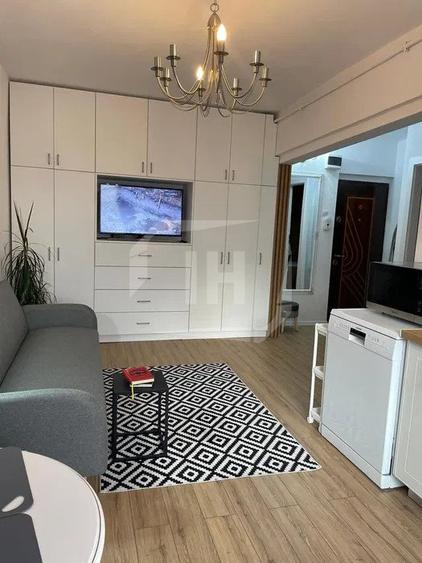 Apartament 1 camera, modern, parcare, zona Garii