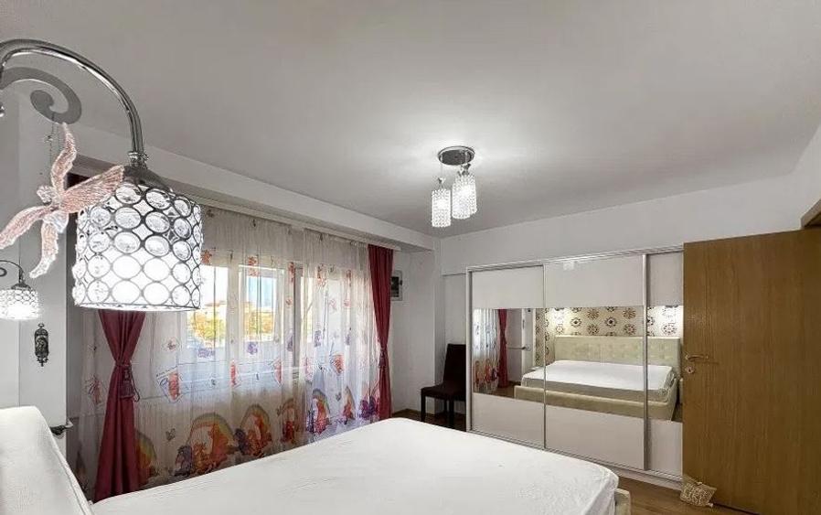 Apartament 3 Camere,Decebal,bl.1990,et.2/8,Amenajat,mobilat,complet