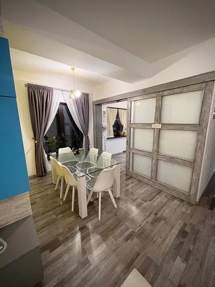 Casa cu etaj Pensiunea Bianca