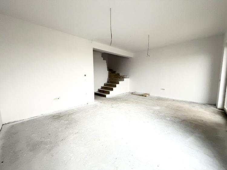 Duplex modern, 4 camere, 100 mp utili, 330 mp teren - Giroc
