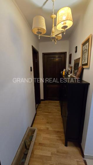 Vanzare apartament 3 camere decomandat, centrala termica, 7 minute metrou Titan - 10