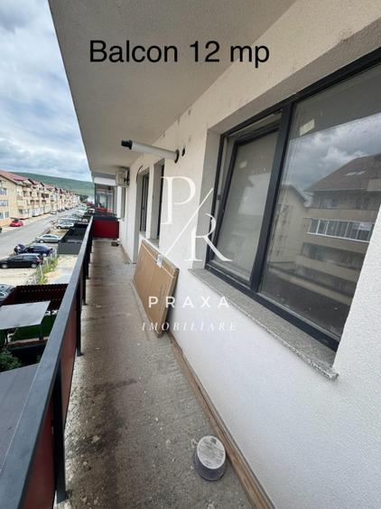 Apartament de vanzare 3 camere, 2 bai, parcare, etaj intermediar, zona Terra!
