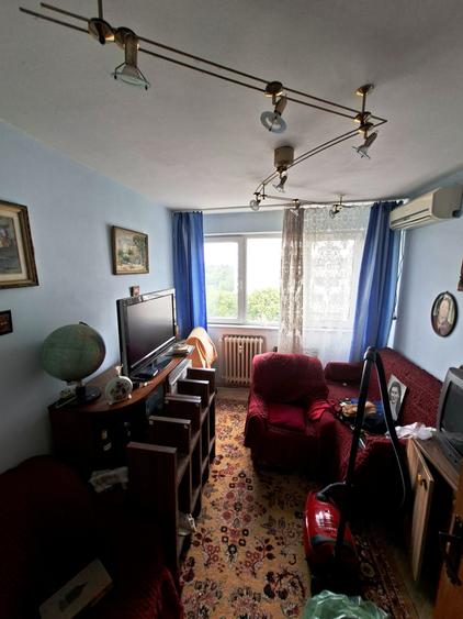 3 camere Titan Parc - Metrou