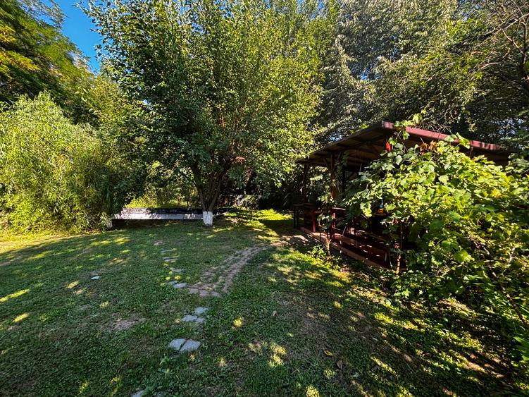 Casa Individuala P+1+M cu lac, sauna si piscina. Pretabil Azil de Batrani