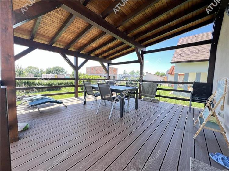 Casa individuala cu 4 camere terasa si teren 500 mp in Sura Mica Sibiu
