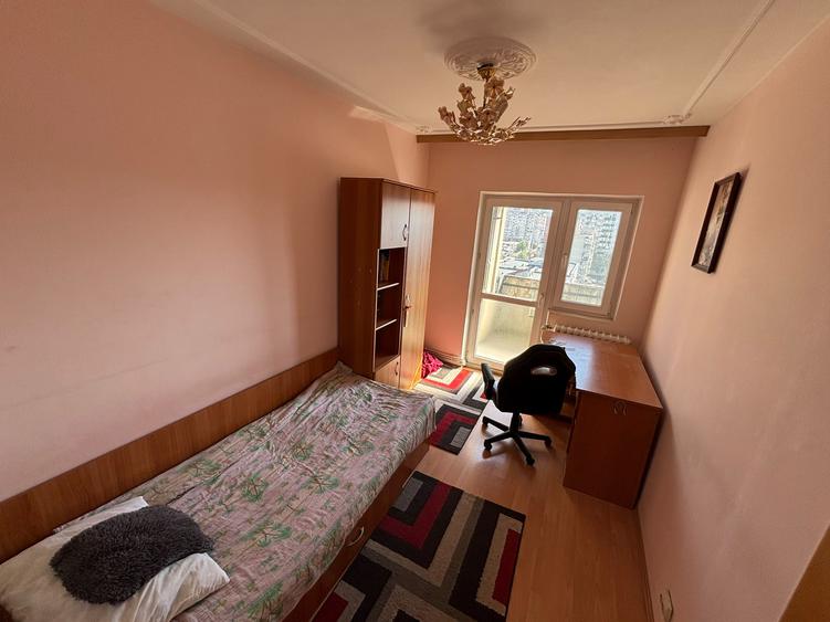 Apartament 3 camere decomandat, zona Pacurari