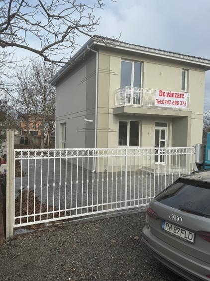 Proprietar închiriez casă individuală