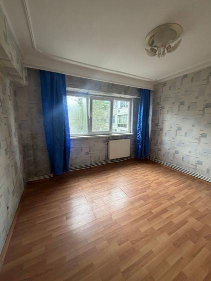 De vânzare apartament 2 camere decomandat cartier Obor et 3/4