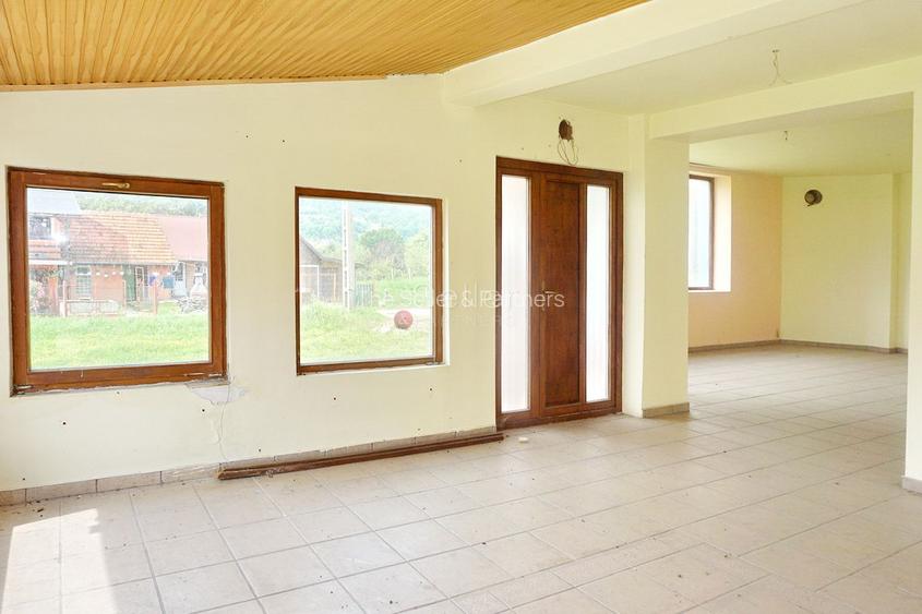 Investitie Pensiune 12 camere - 18