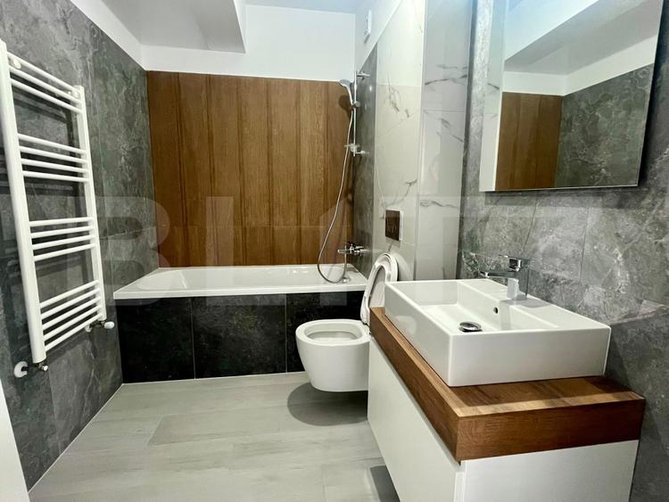 Apartament 3 camere, 78.7 mp, parcare + boxa, zona Tractoru