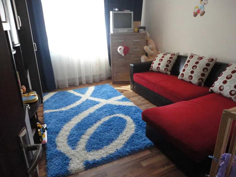 Apartament cu 3 camere, parcare, zona Eroilor