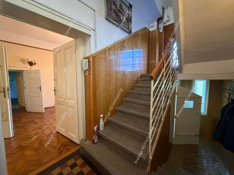 Casa individuala 2 apartamente | 310 mp utili | clinica / birouri Elisabetin