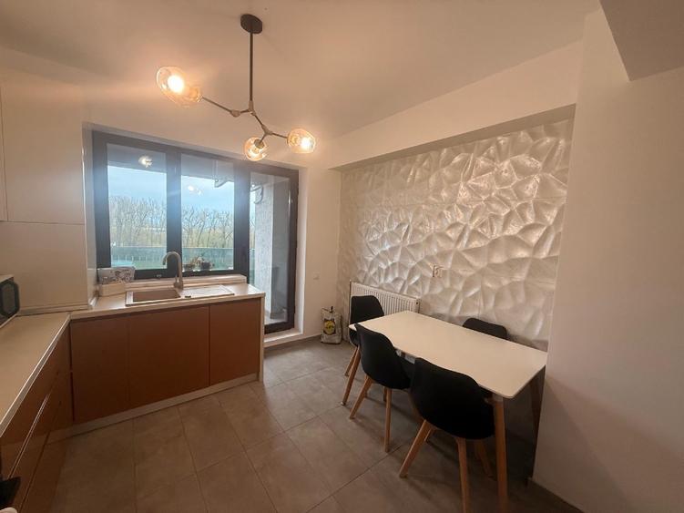 Apartament 3 camere + loc de parcare