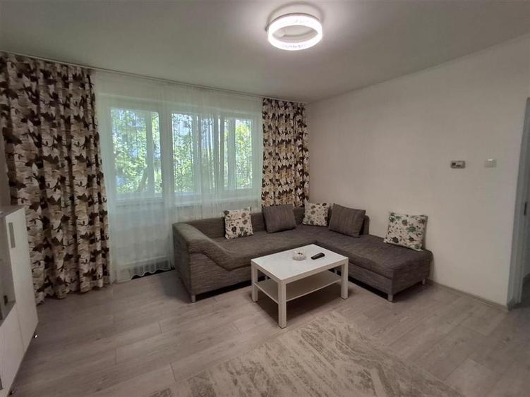 Apartament 3 camere decomandat balcon zona B-dul Mihai Viteazu