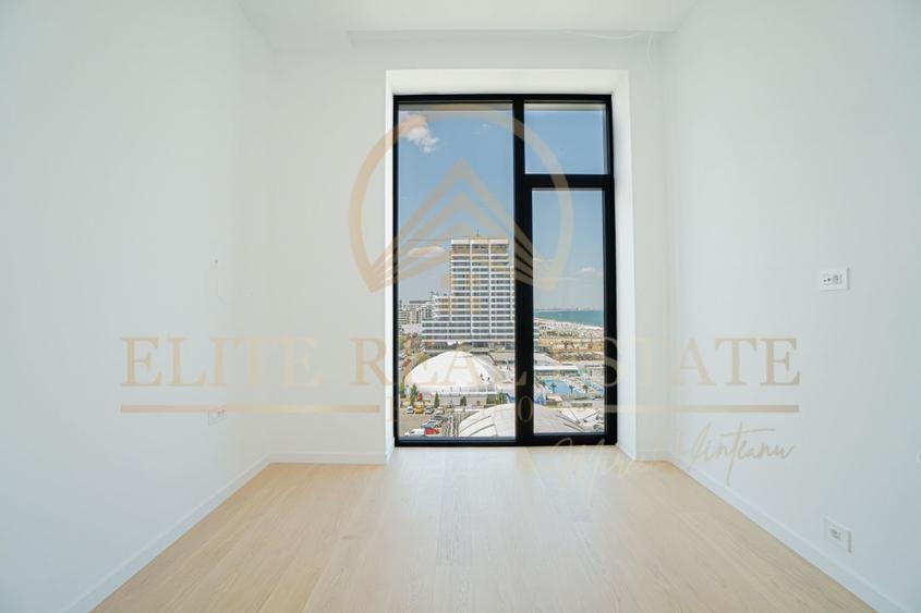 STATIUNEA MAMAIA - Vânzare apartament cu 4 camere, 4 bai cu vedere la mare.