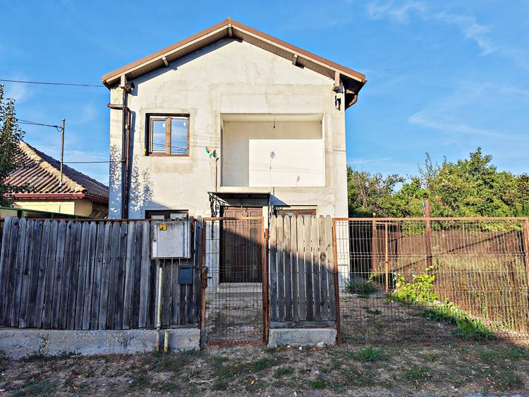 Casa 4 camere - locuibila, dar cu investitii necesare. Comision 0%