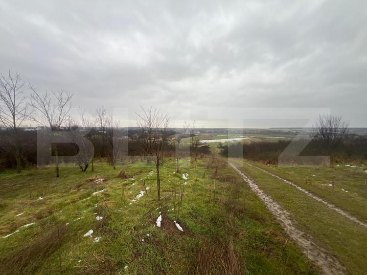 Teren intravilan, 2298 mp, strada Robanesti