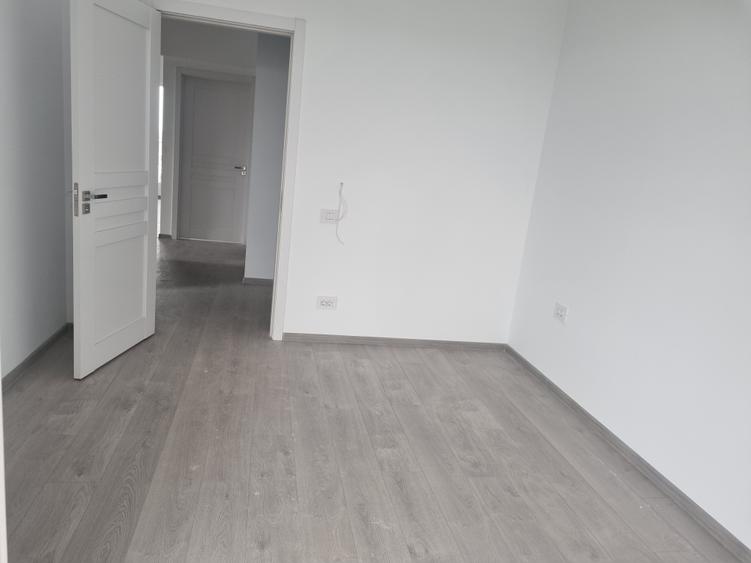 Ultimele apartamente cu 3 camere,centrala proprie,mutare imediata,vedere la Lac