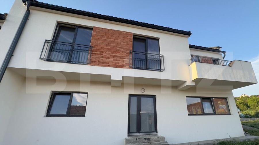 Case tip Duplex, 154/190mp semifinisat, in comuna Chinteni