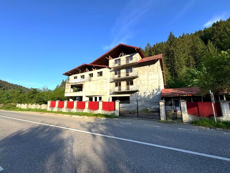 Investiție montană: motel + restaurant, ~20 camere, zona Bicaz–Durău