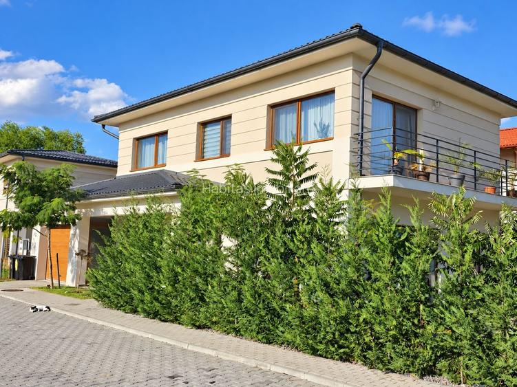 Casă modernă cu grădină 350 mp și garaj încălzit, zona Urbano Shopping