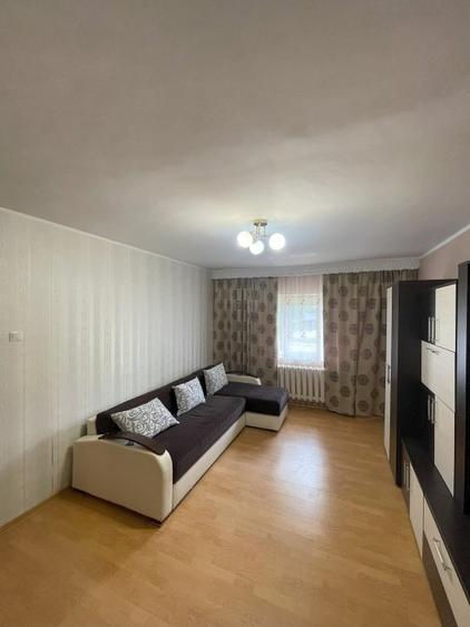 Apartament de vanzare, cu 3 camere decomandat, 68 mp, parter, zona Pasunii