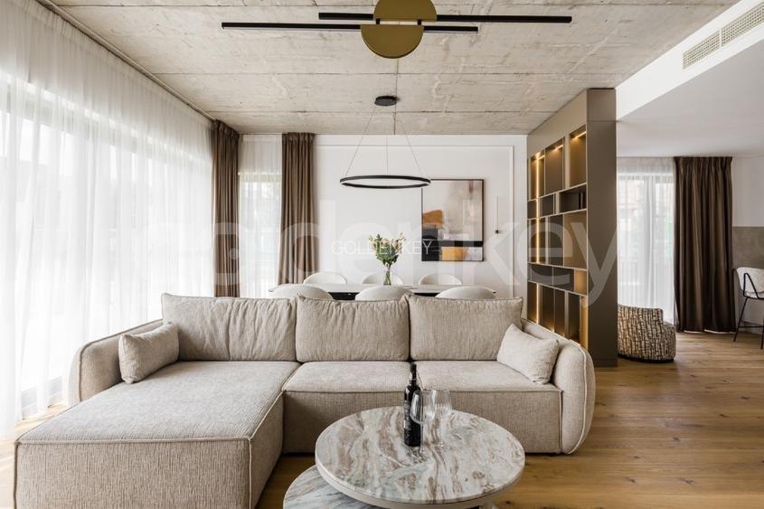 Vila premium mobilata cu 5 camere | GreenLake | prima inchiriere