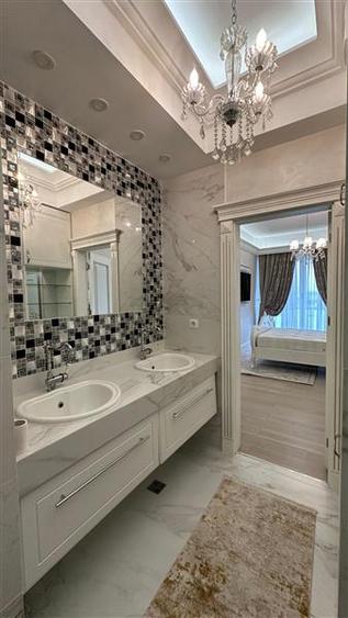 Apartament 3 camere  de vanzare  Centru - Sfantul Lazar,