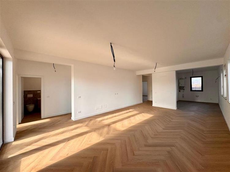 Casa individuala parter cu priveliste panoramică in Hlincea strada privata