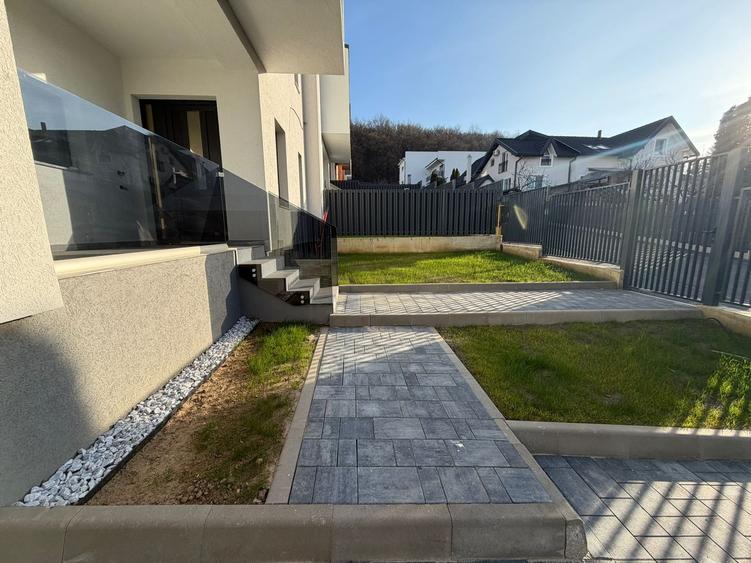 0% comision Case noi materiale de calitate zona Planoare-Bonas, Dezmir