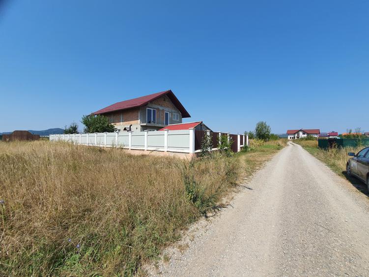 Teren intravilan 400 mp zona de case – Hărman, Brașov